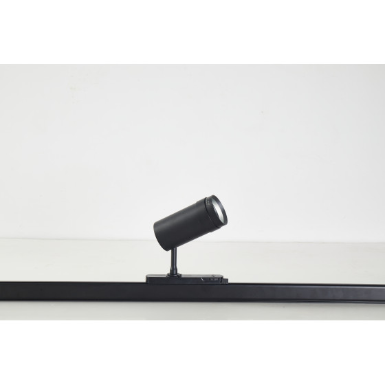 Homelighting ZUMO-SP-18W-BL-3PH Zumo Spotlight 18W Black Zoomable 3PHase 6.8x7x24cm 220-240V Kgp Driver Cob - (77-9119)