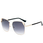 Guess Sunglasses Women (Lens/Bridge/Temple) 59/17/145 mm) - (GF00035-5932B)
